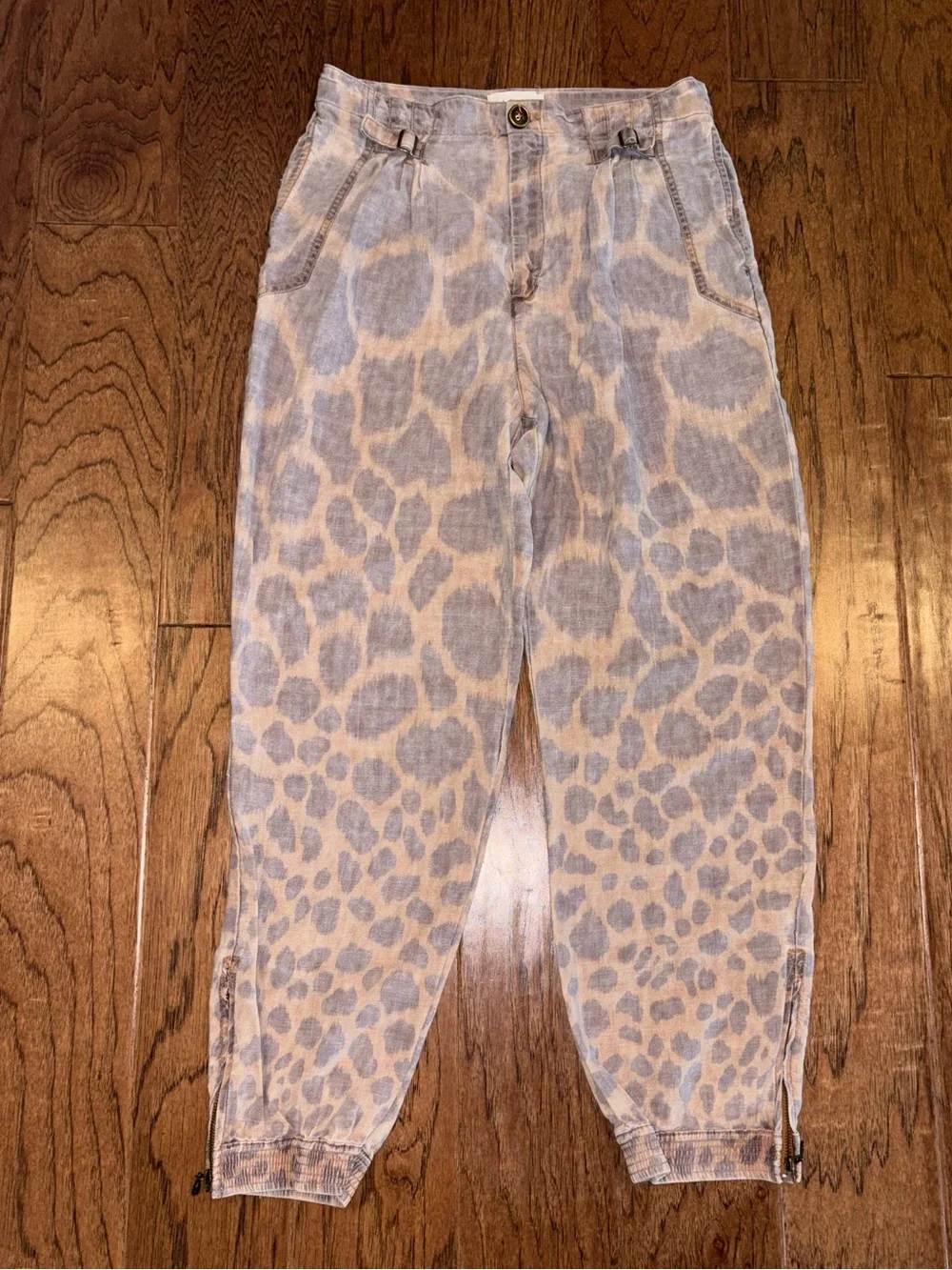 Anthropologie Tamarind Trousers Linen Giraffe Print Joggers Pants Size 8 - Picture 3 of 13